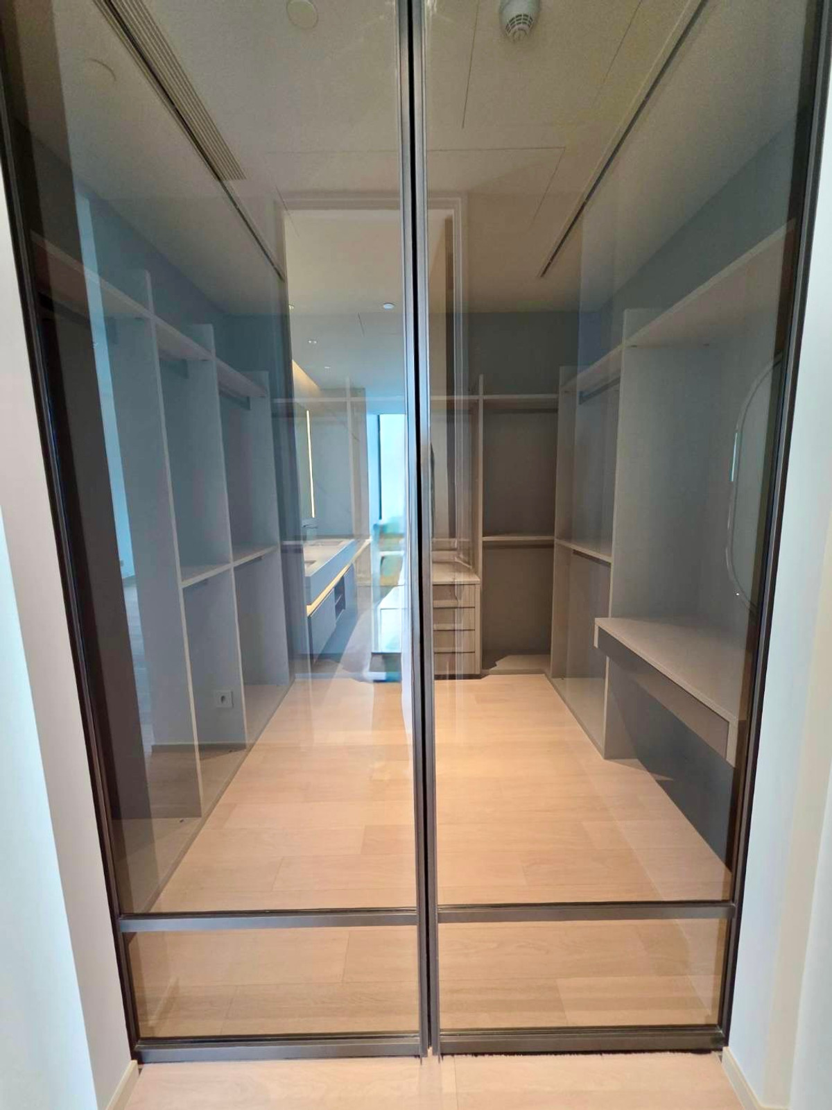 For SaleCondoWitthayu, Chidlom, Langsuan, Ploenchit : EI8HTEEN SEVEN: 3bed 3bath 173sqm. 72,000,000 Corner full lumpini view Am: 0656199198