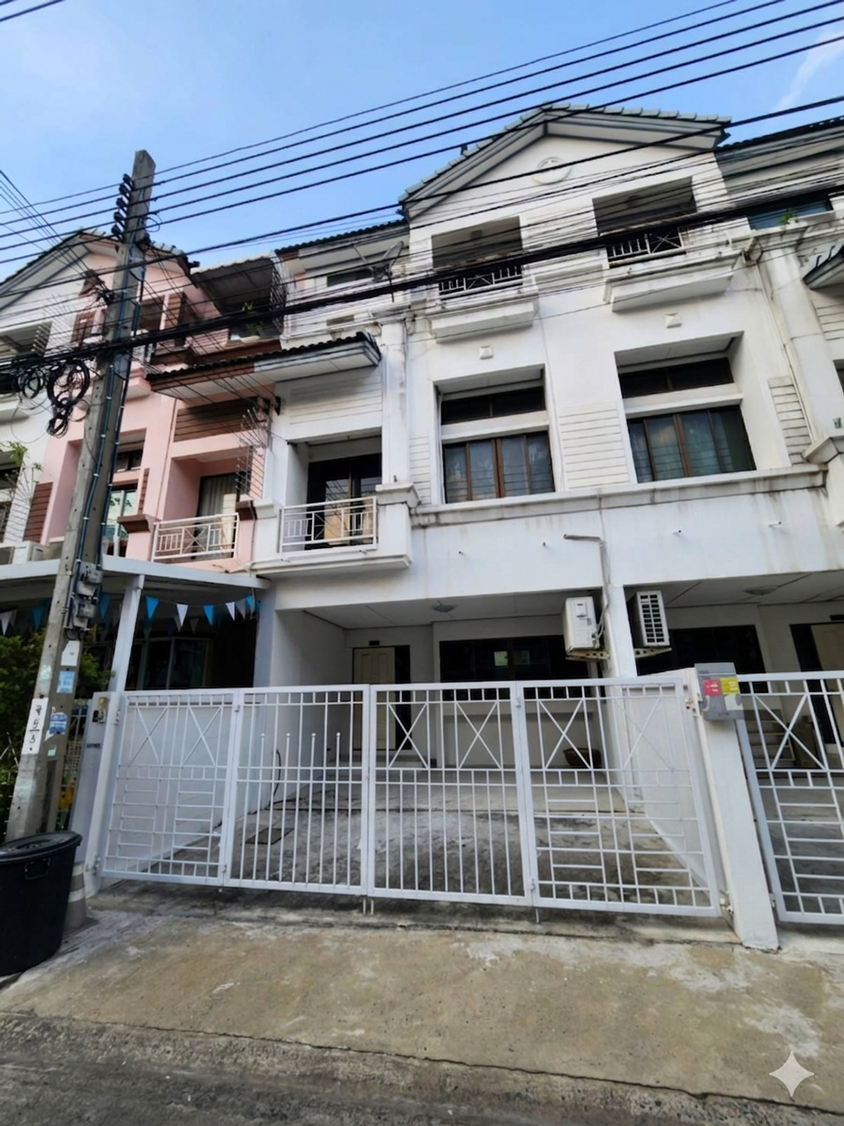 For SaleTownhomeRatchadapisek, Huaikwang, Suttisan : Baan Klang Muang Ratchada Mengjai / 3 Bedrooms (FOR SALE) JANE037