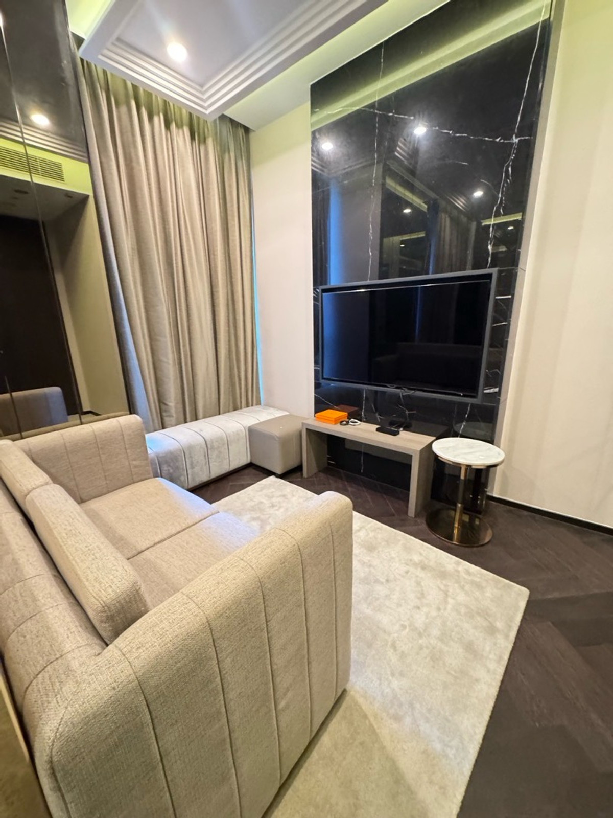 ให้เช่าคอนโดสุขุมวิท อโศก ทองหล่อ : For Rent The Esse Sukhumvit 36 Type 1 Bedroom 43 Sqm.