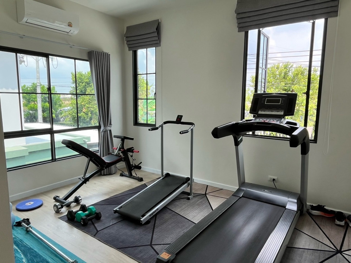 ให้เช่าบ้านปทุมธานี รังสิต ธรรมศาสตร์ : ✨ Luxury House for Rent – Saransiri Rangsit 2  หน้าบ้านไม่ติดใคร บ้านติด    solar cell  ช่วยประหยัดไฟ 
(สราญสิริ รังสิต 2 ใกล้ทางด่วนบางพูน-รังสิต  ใกล้ฟิวเจอร์พาร์ครังสิตรังสิต)