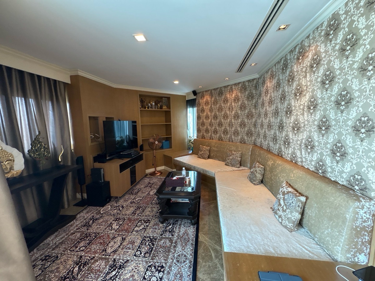 For RentCondoSathorn, Narathiwat : 🔥Rent 3BR 4BR + 1 Maid🔥223sqm🔥Floor33🔥85,000/month🔥Never rent before🔥