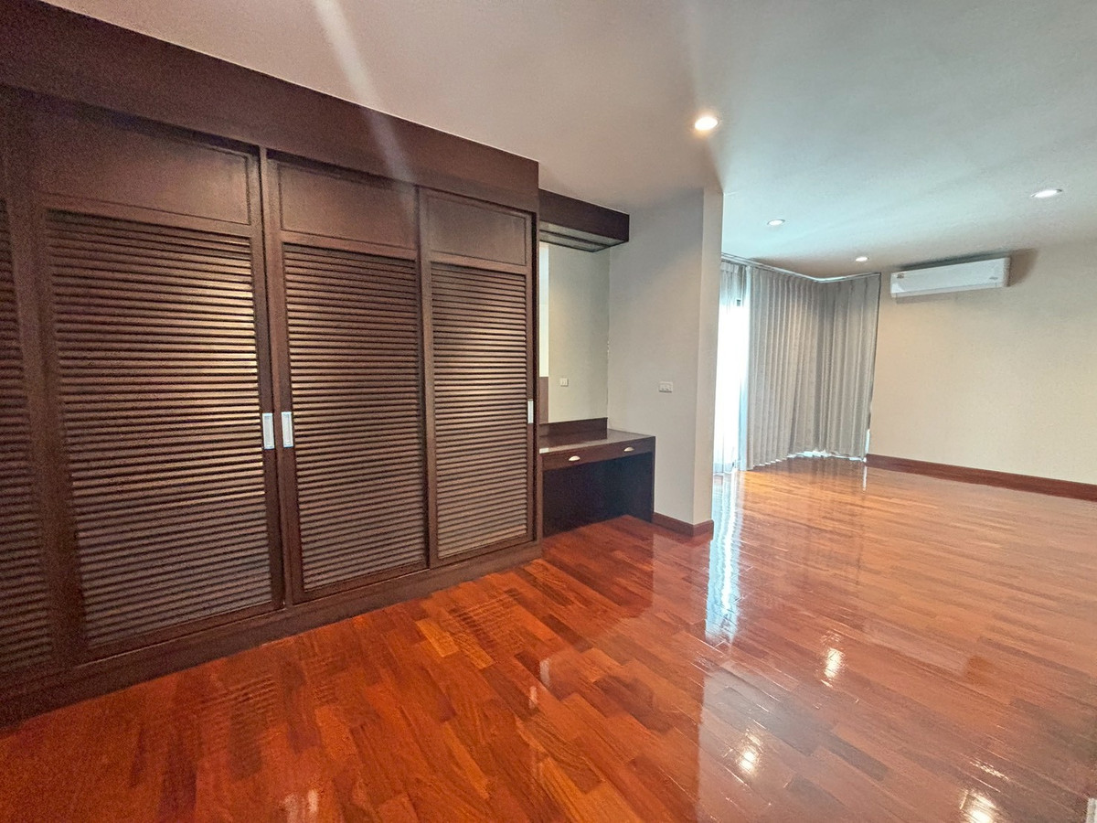 For RentHouseSukhumvit, Asoke, Thonglor : House for Rent – 3 Bedrooms, Walking Distance to BTS Phrom Phong & Emporium **NO CO-AGENT**