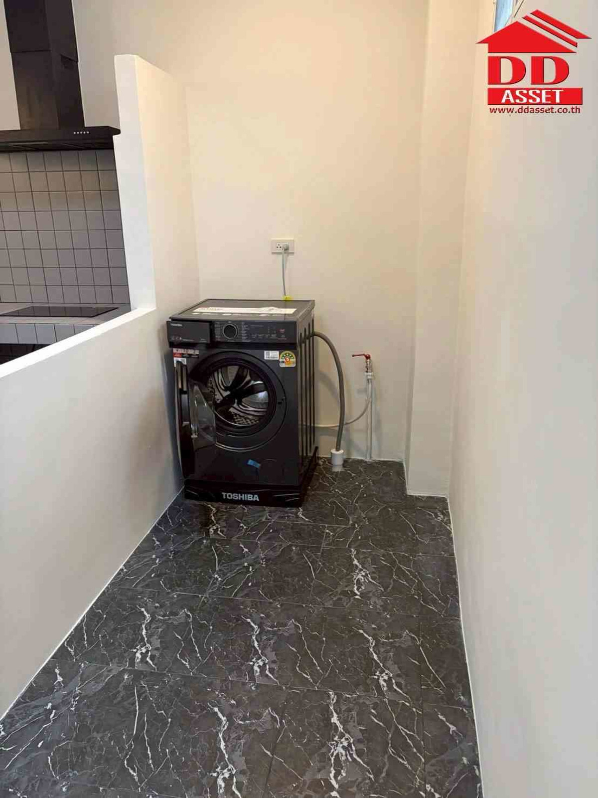 ทาวน์โฮมโชคชัย4 ลาดพร้าว71 : ขาย / ให้เช่า ทาวน์เฮ้าส์ 2 ชั้น รีโนเวทใหม่ โชคชัย 4 ซอย 38 หลังมุม Fully Furnished ลาดพร้าว  รหัสทรัพย์ : T8240