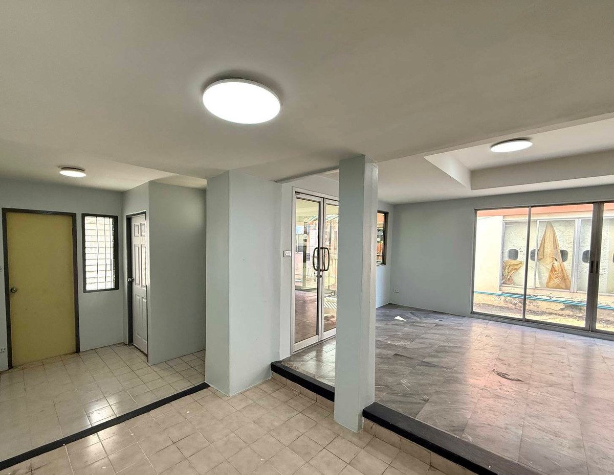 ขายโฮมออฟฟิศรัชดา ห้วยขวาง : สินธานี ลาดพร้าว 80 / 4 ห้องนอน (ขาย), Sinthanee Ladprao 80 / 4 Bedrooms (FOR SALE) JANE046