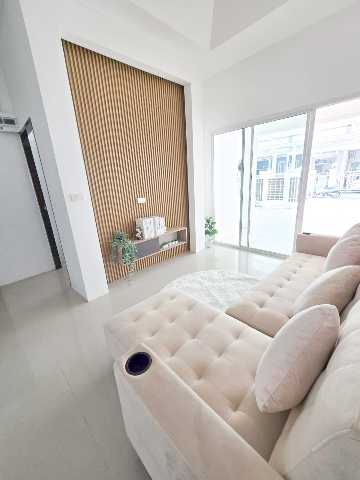 For SaleTownhomePattaya, Bangsaen, Chonburi : Ekthan Village / 2 Bedrooms (FOR SALE), Ekthan Village / 2 Bedrooms (FOR SALE) BEWN125