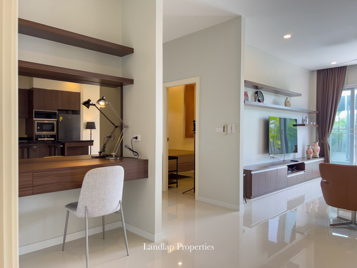 ให้เช่าพัทยา บางแสน ชลบุรี สัตหีบ : ให้เช่าบ้านเดี่ยวพัทยา พร้อสระว่ายน้ำส่วนตัว ระบบน้ำเกลือ บรรยากาศเงียบสงบ รายล้อมด้วยสวนสีเขียว ให้ความเป็นส่วนตัวสูง เหมาะสำหรับการอยู่อาศัยและพักผ่อนอย่างแท้จริง