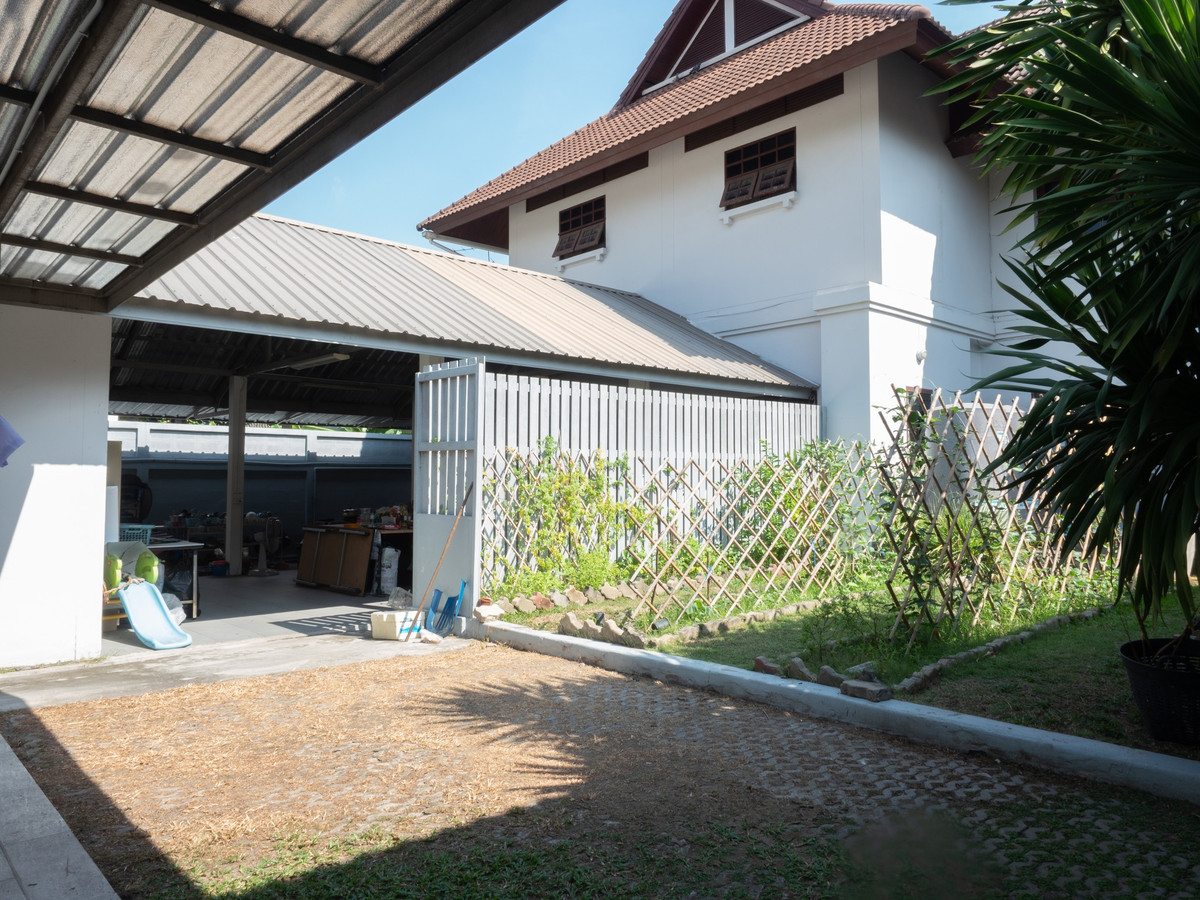 ขายบ้านเสรีไทย-นิด้า : หมู่บ้านนวธานี / 5 ห้องนอน (ขาย), Moo Baan Navatanee  / 5 Bedrooms (FOR SALE) FAHS060