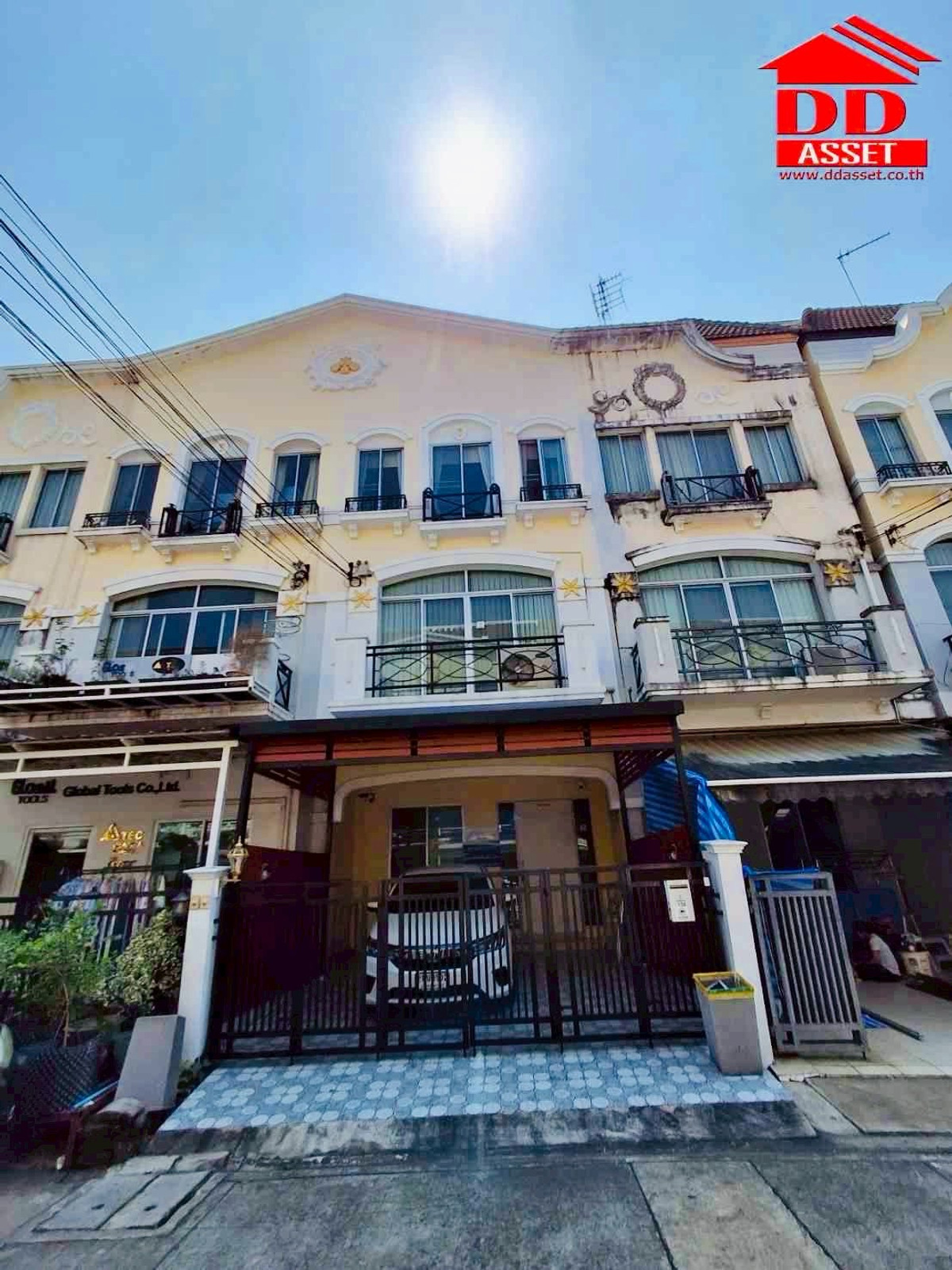 ขายบ้านพัฒนาการ ศรีนครินทร์ : For Sale Baan Klang Muang Srinakarin24 บ้านกลางเมือง เดอะรอยัล โมนาโค ศรีนครินทร์-พัฒนาการ Code : T8237