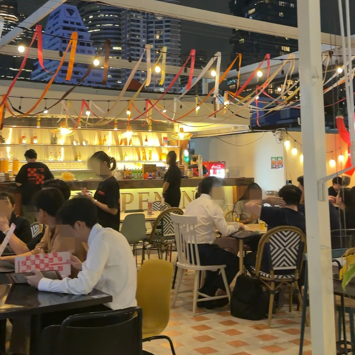 For LeaseholdRetail SpaceSilom, Saladaeng, Bangrak : Chilling restaurant for rent in the heart of Silom, view of Mahanakhon building, next to BTS and MRT, has indoor and outdoor.
