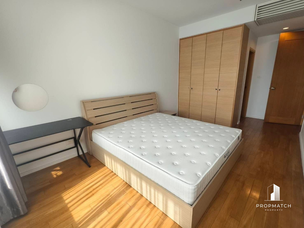 For RentCondoSathorn, Narathiwat : 🔥The Empire Place Sathorn🔥2B2B💫 97Sqm⚡️50,000⚡️Beautiful room, good price in the heart of Sathorn. If interested, contact Putter 📞0928895628 Line: plustor_ss