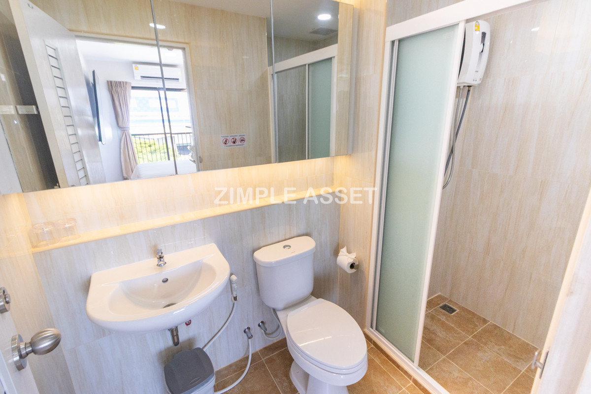 For RentSamut Prakan,Samrong : Line ID: @zimple_asset  Modern room apartment in Bang Phli, fully furnished with electrical appliances and great facilities Clean, secure, and conveniently located near shopping malls, community areas, and Bang Phli Industrial Estate.