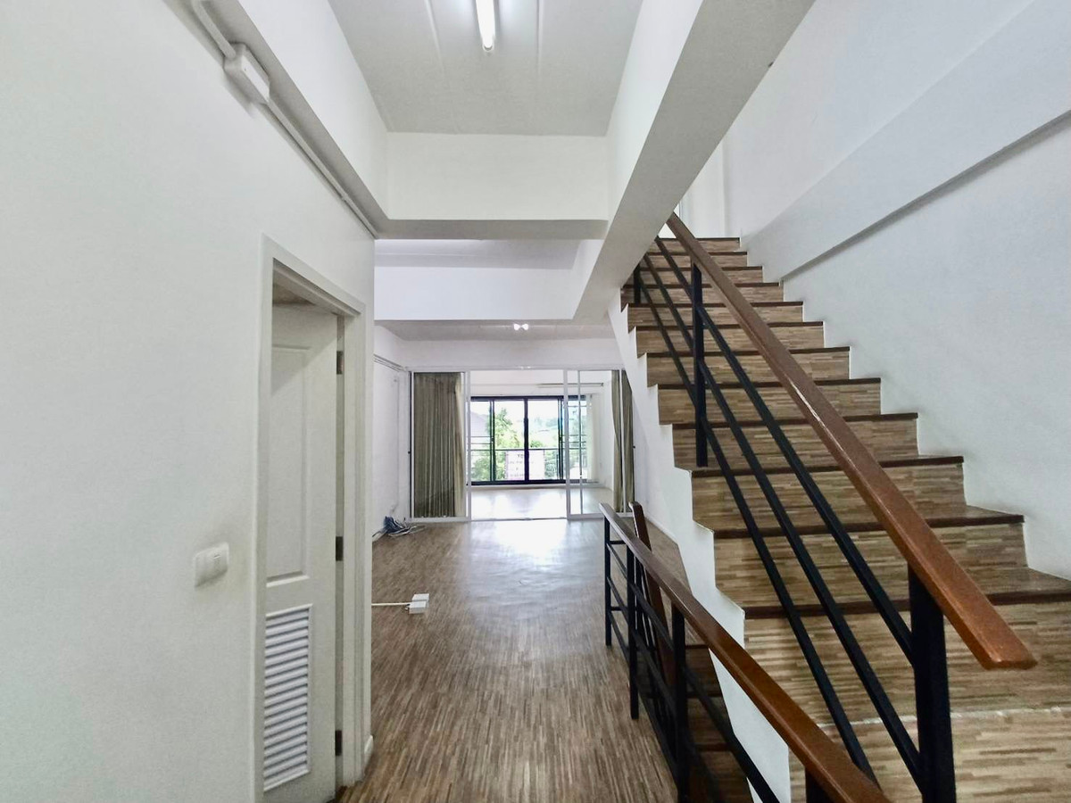 ให้เช่าอาคารพาณิชย์ปทุมธานี รังสิต ธรรมศาสตร์ : ตึก 4 ชั้นให้เช่า รังสิต-คลอง1 | ทำธุรกิจ + อยู่อาศัยได้ในที่เดียว  JSP City | เหมาะทำออฟฟิศ ร้านค้า ครบฟังก์ชัน