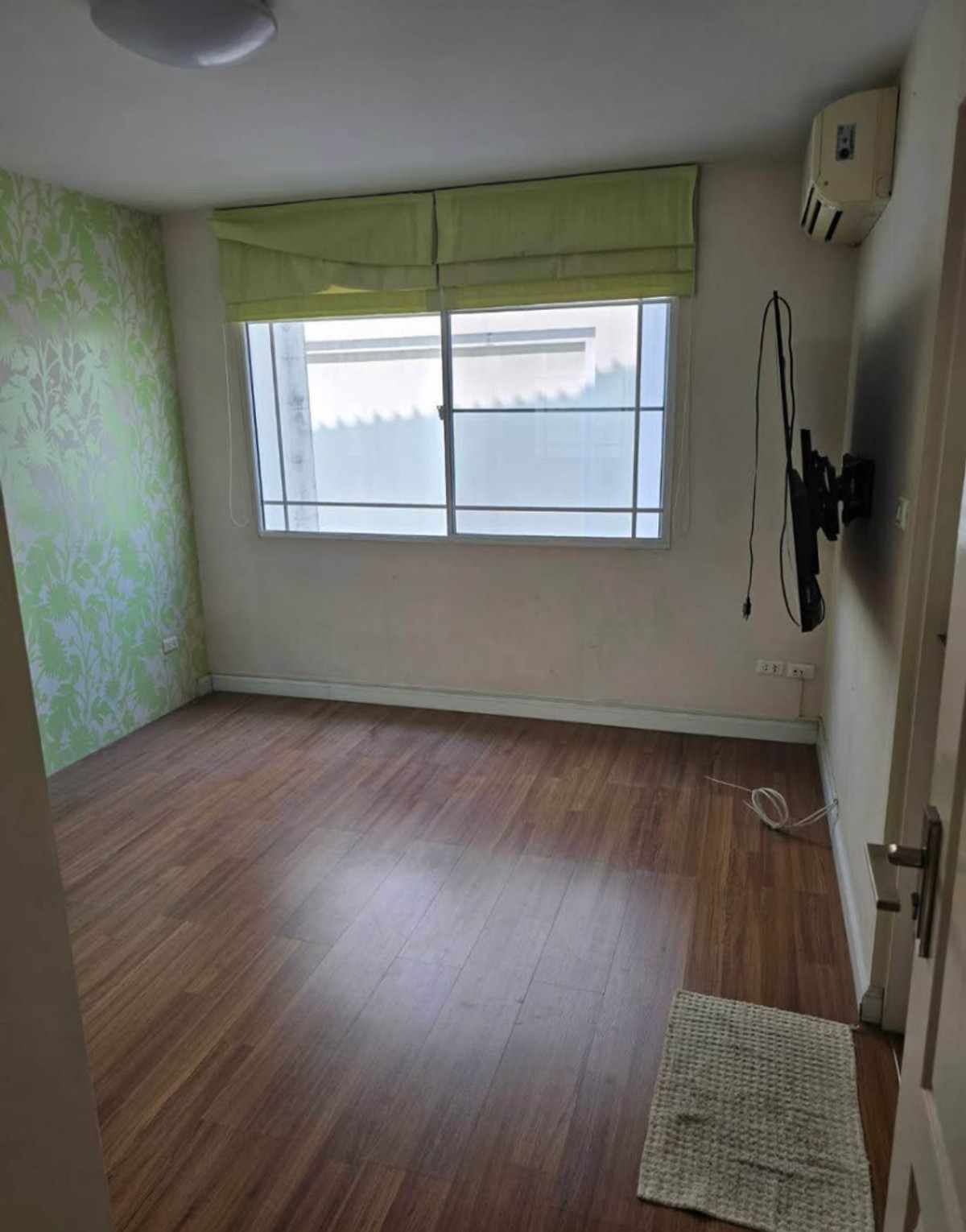 ให้เช่าทาวน์โฮมพระราม 5 ราชพฤกษ์ บางกรวย : ให้เช่าทาวน์โฮม/โฮมออฟฟิศ เดอะ เทอเรส ติวานนท์ ใกล้เดอะมอลล์งามวงศ์วาน และ MRT กระทรวงสาธารณสุข