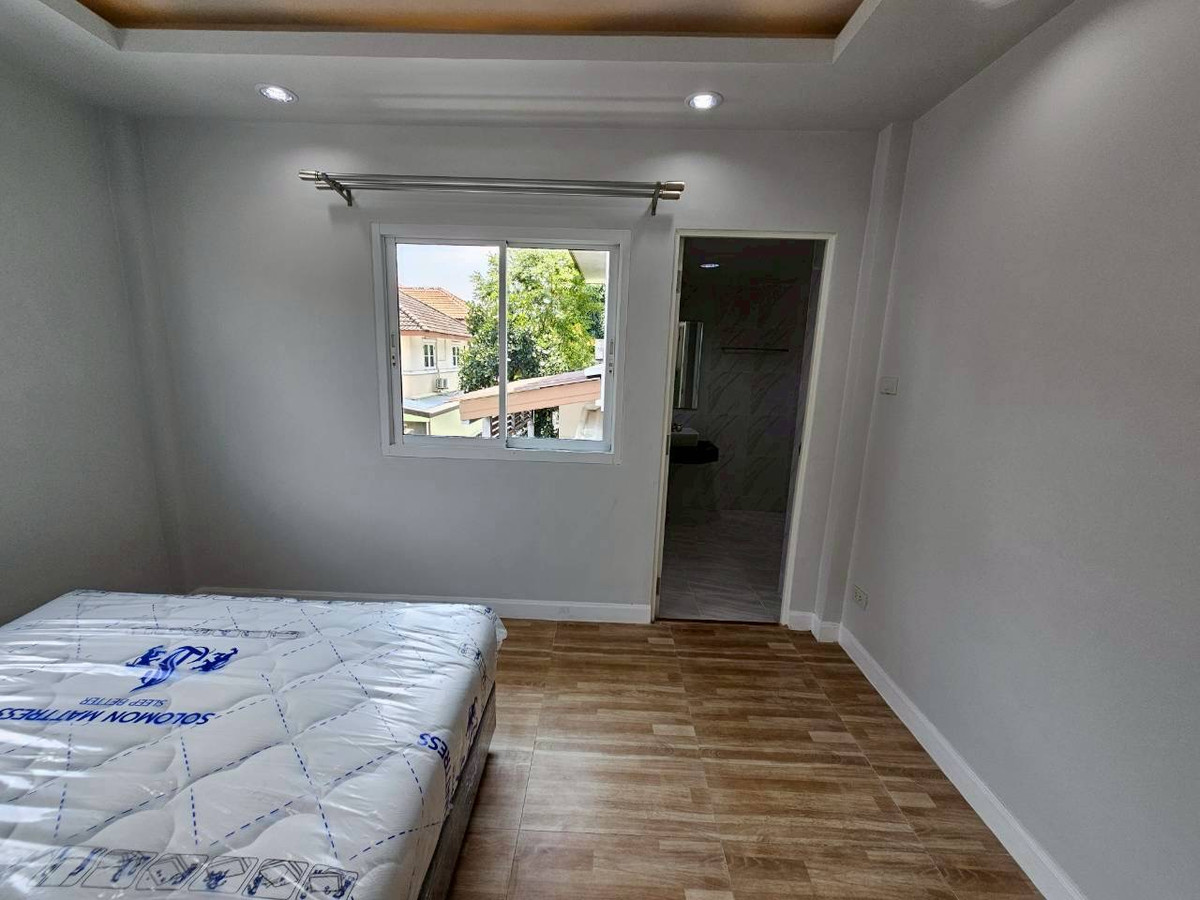 ให้เช่าบ้านนวมินทร์ รามอินทรา : ให้เช่าบ้านเดี่ยว เรสซิเด้นซ์พาร์ค ชวนชื่นซิตี้  4 ห้องนอน 4 ห้องน้ำ จอดรถ 2 คัน 