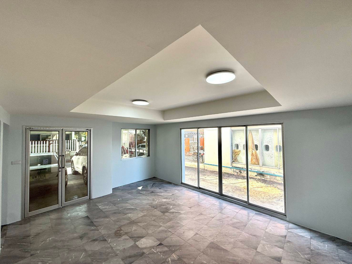 ขายโฮมออฟฟิศรัชดา ห้วยขวาง : สินธานี ลาดพร้าว 80 / 4 ห้องนอน (ขาย), Sinthanee Ladprao 80 / 4 Bedrooms (FOR SALE) JANE046