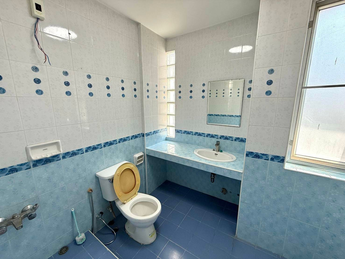 ขายโฮมออฟฟิศรัชดา ห้วยขวาง : สินธานี ลาดพร้าว 80 / 4 ห้องนอน (ขาย), Sinthanee Ladprao 80 / 4 Bedrooms (FOR SALE) JANE046