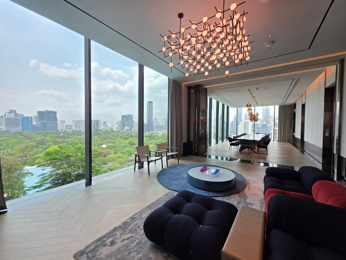 For SaleCondoWitthayu, Chidlom, Langsuan, Ploenchit : EI8HTEEN SEVEN: 3bed 3bath 173sqm. 72,000,000 Corner full lumpini view Am: 0656199198