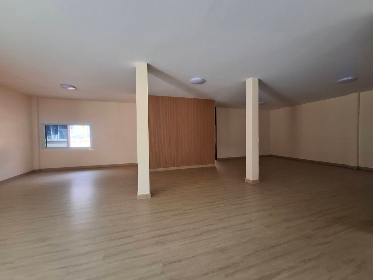 ให้เช่าบ้านลาดพร้าว เซ็นทรัลลาดพร้าว : 🏡 บ้านเดี่ยว 2 ชั้น ย่านลาดพร้าว 15 (ไม่ได้อยู่ในโครงการ)