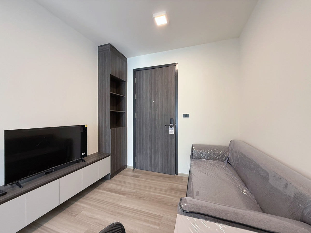 For RentCondoKasetsart, Ratchayothin : Condo for rent, Chapter One More Kaset, near Kasetsart University, Bang Khen, about 500 meters, and near BTS Kasetsart University Station, about 750 meters.