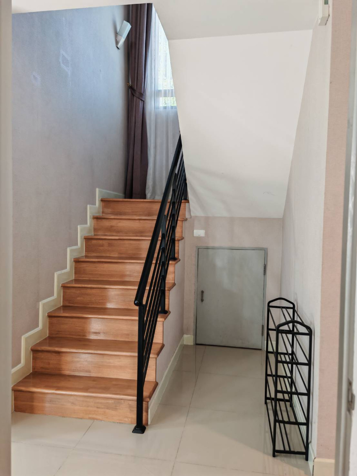 ให้เช่าบ้านนวมินทร์ รามอินทรา : ให้เช่าบ้านเดี่ยว ไลฟ์ บางกอก บูเลอวาร์ด รามอินทรา 65 (53 ตร.ว.) 4 นอน 3 น้ำ แปลงหน้าสวน พร้อมอยู่