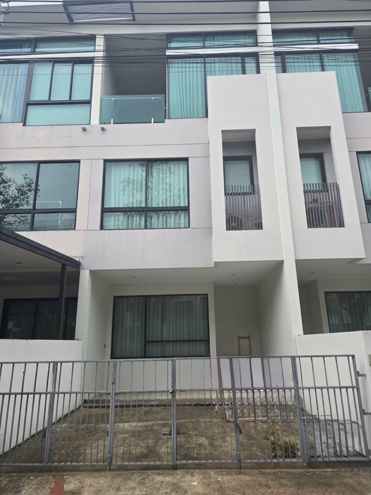 For SaleHome OfficeBang Sue, Wong Sawang, Tao Pun : 3-Storey Home Office for Sale in Prachachuen near Expressway, Flexible Layout for Living or Business