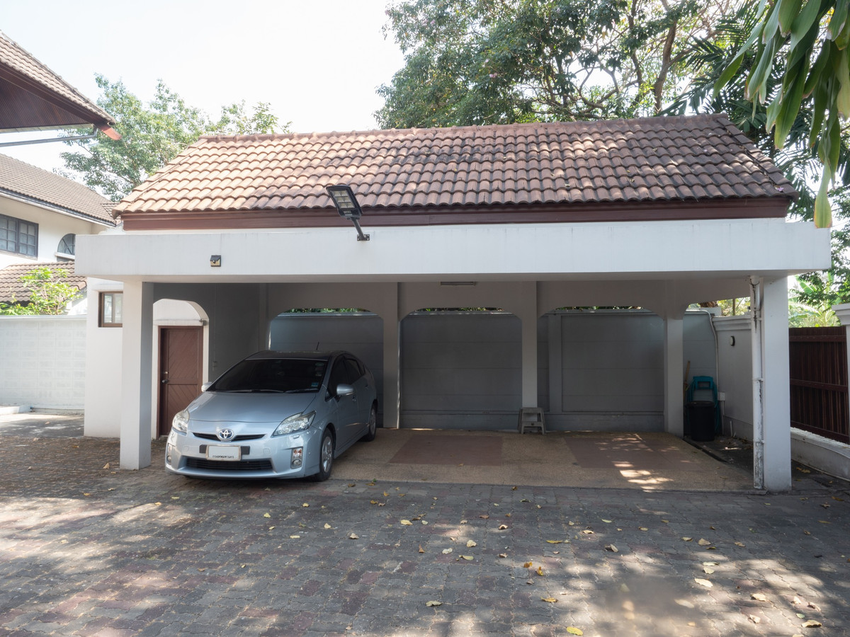 ขายบ้านเสรีไทย-นิด้า : หมู่บ้านนวธานี / 5 ห้องนอน (ขาย), Moo Baan Navatanee  / 5 Bedrooms (FOR SALE) FAHS060