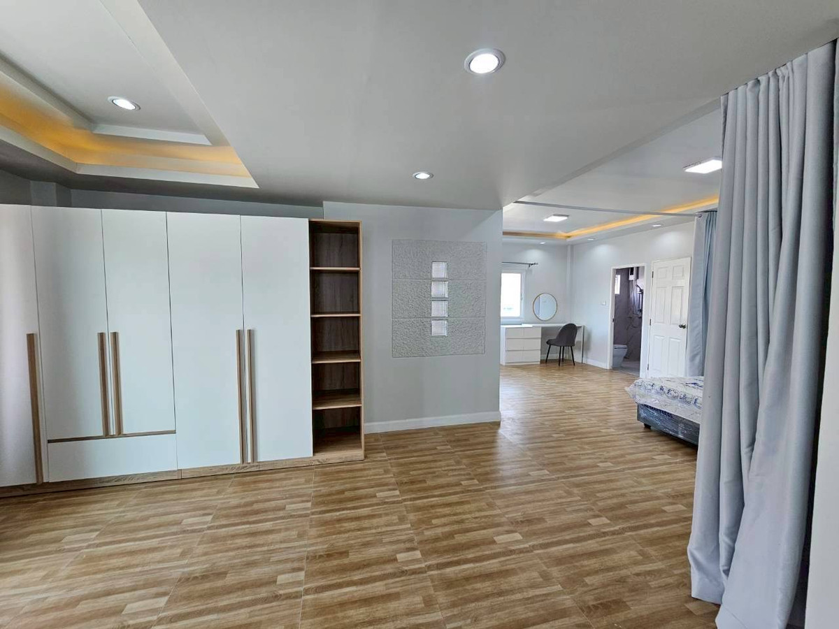 ให้เช่าบ้านนวมินทร์ รามอินทรา : ให้เช่าบ้านเดี่ยว เรสซิเด้นซ์พาร์ค ชวนชื่นซิตี้  4 ห้องนอน 4 ห้องน้ำ จอดรถ 2 คัน 