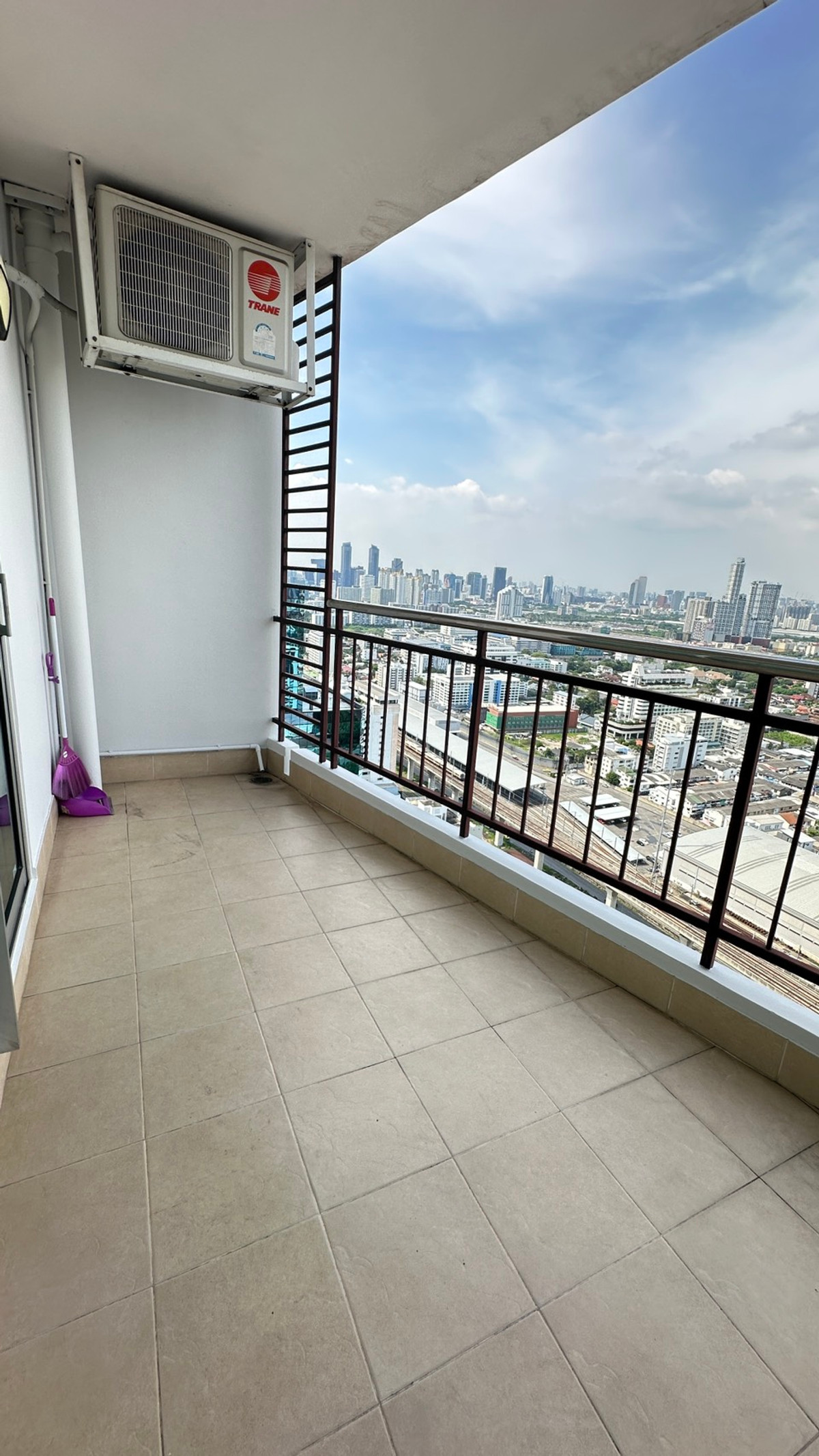 For SaleCondoRama9, Petchburi, RCA : Supalai Park Ekkamai - Thonglor / 2 Bedrooms (SALE WITH TENANT), Supalai Park Ekkamai - Thonglor / 2 Bedrooms (Sale with Tenant) NA012