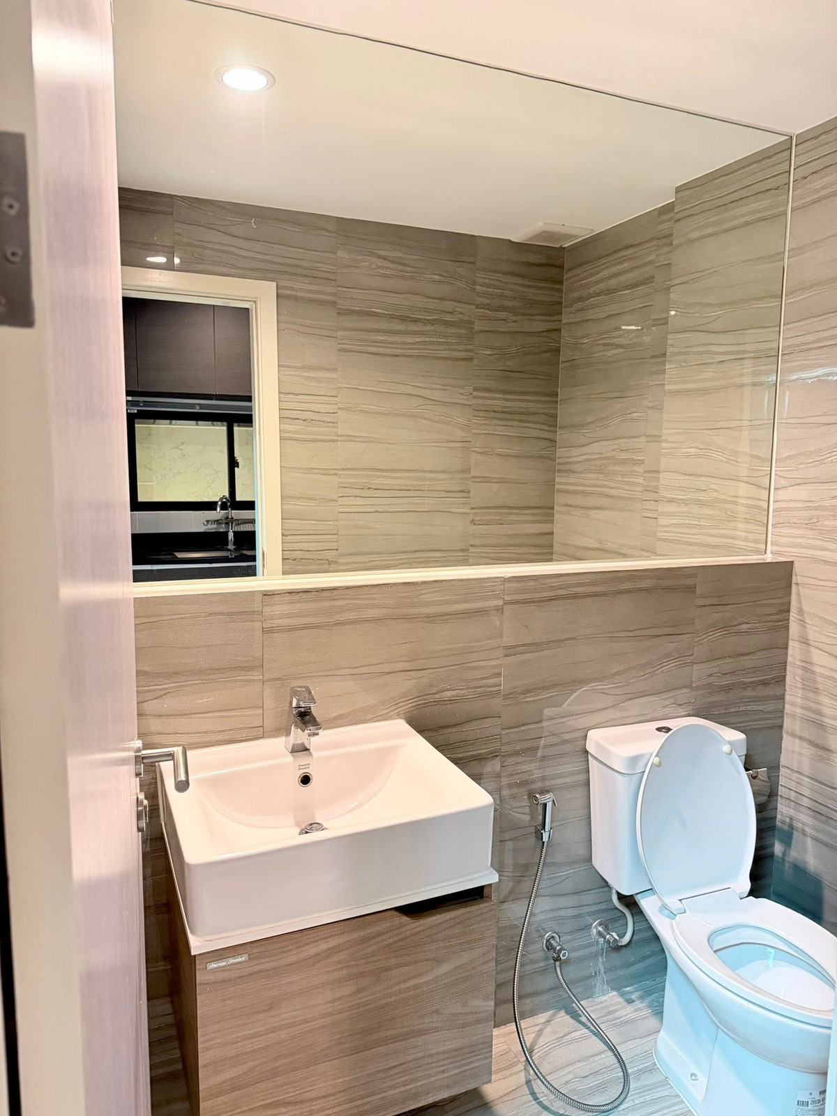 For RentTownhomePattanakan, Srinakarin : For rent, corner house, 30 sq m, 3 bedrooms, 4 bathrooms, 2 parking spaces, townhome, 3.5 floors, Nirvana DEFINE Srinakarin-Rama 9.