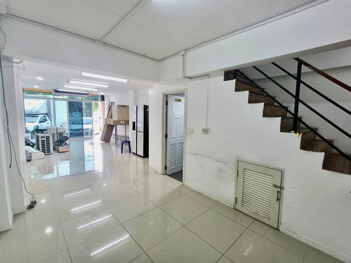 ให้เช่าอาคารพาณิชย์ปทุมธานี รังสิต ธรรมศาสตร์ : ตึก 4 ชั้นให้เช่า รังสิต-คลอง1 | ทำธุรกิจ + อยู่อาศัยได้ในที่เดียว  JSP City | เหมาะทำออฟฟิศ ร้านค้า ครบฟังก์ชัน