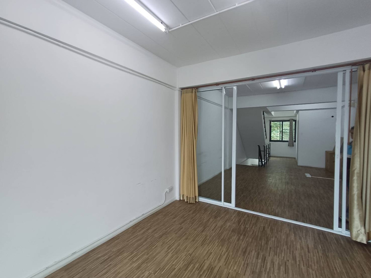 ให้เช่าอาคารพาณิชย์ปทุมธานี รังสิต ธรรมศาสตร์ : ตึก 4 ชั้นให้เช่า รังสิต-คลอง1 | ทำธุรกิจ + อยู่อาศัยได้ในที่เดียว  JSP City | เหมาะทำออฟฟิศ ร้านค้า ครบฟังก์ชัน