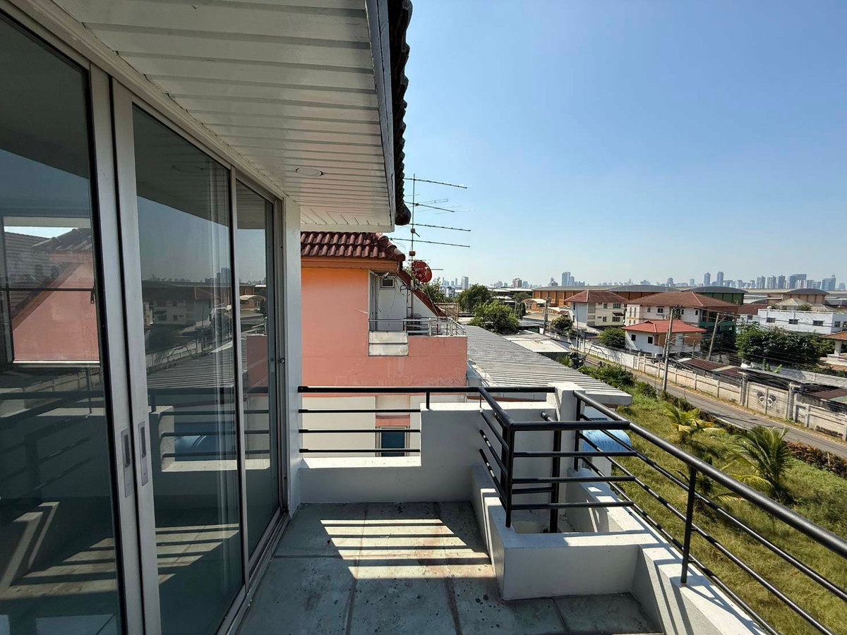 ขายโฮมออฟฟิศรัชดา ห้วยขวาง : สินธานี ลาดพร้าว 80 / 4 ห้องนอน (ขาย), Sinthanee Ladprao 80 / 4 Bedrooms (FOR SALE) JANE046