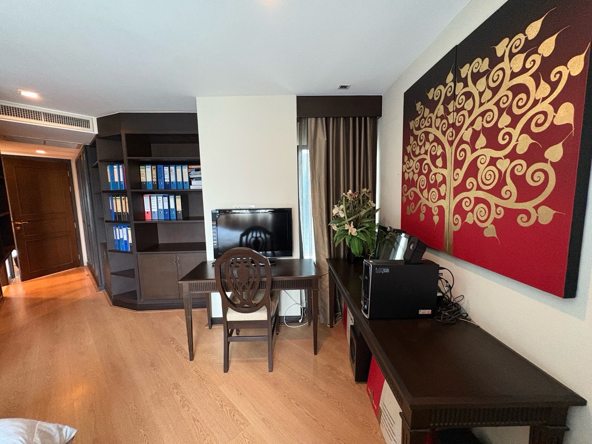 For RentCondoSathorn, Narathiwat : 🔥Rent 3BR 4BR + 1 Maid🔥223sqm🔥Floor33🔥85,000/month🔥Never rent before🔥