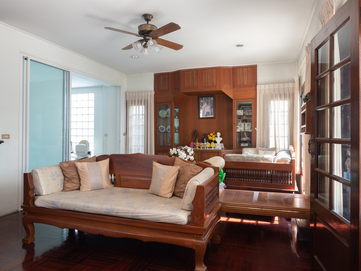 ขายบ้านเสรีไทย-นิด้า : หมู่บ้านนวธานี / 5 ห้องนอน (ขาย), Moo Baan Navatanee  / 5 Bedrooms (FOR SALE) FAHS060