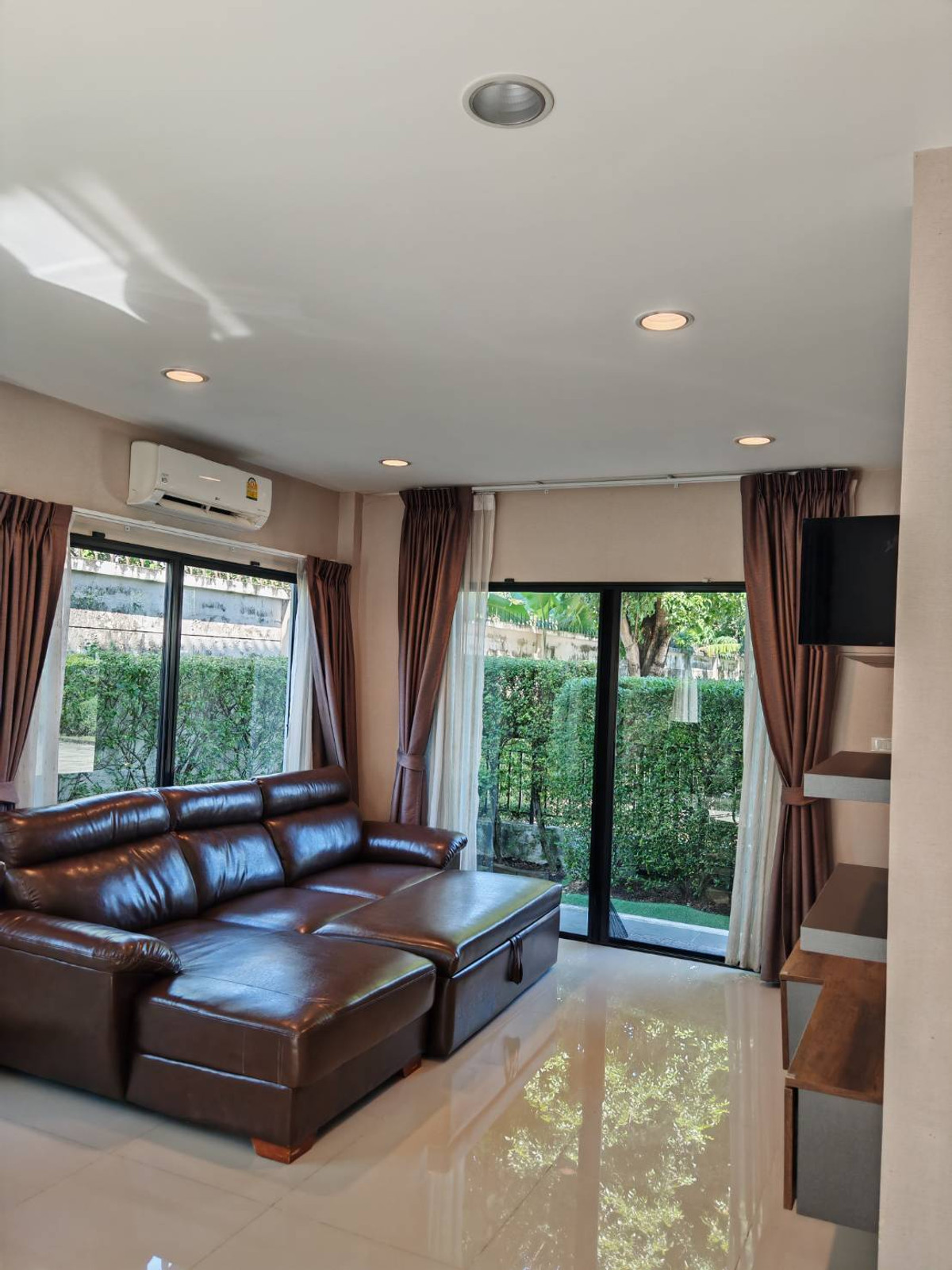 ให้เช่าบ้านนวมินทร์ รามอินทรา : ให้เช่าบ้านเดี่ยว ไลฟ์ บางกอก บูเลอวาร์ด รามอินทรา 65 (53 ตร.ว.) 4 นอน 3 น้ำ แปลงหน้าสวน พร้อมอยู่