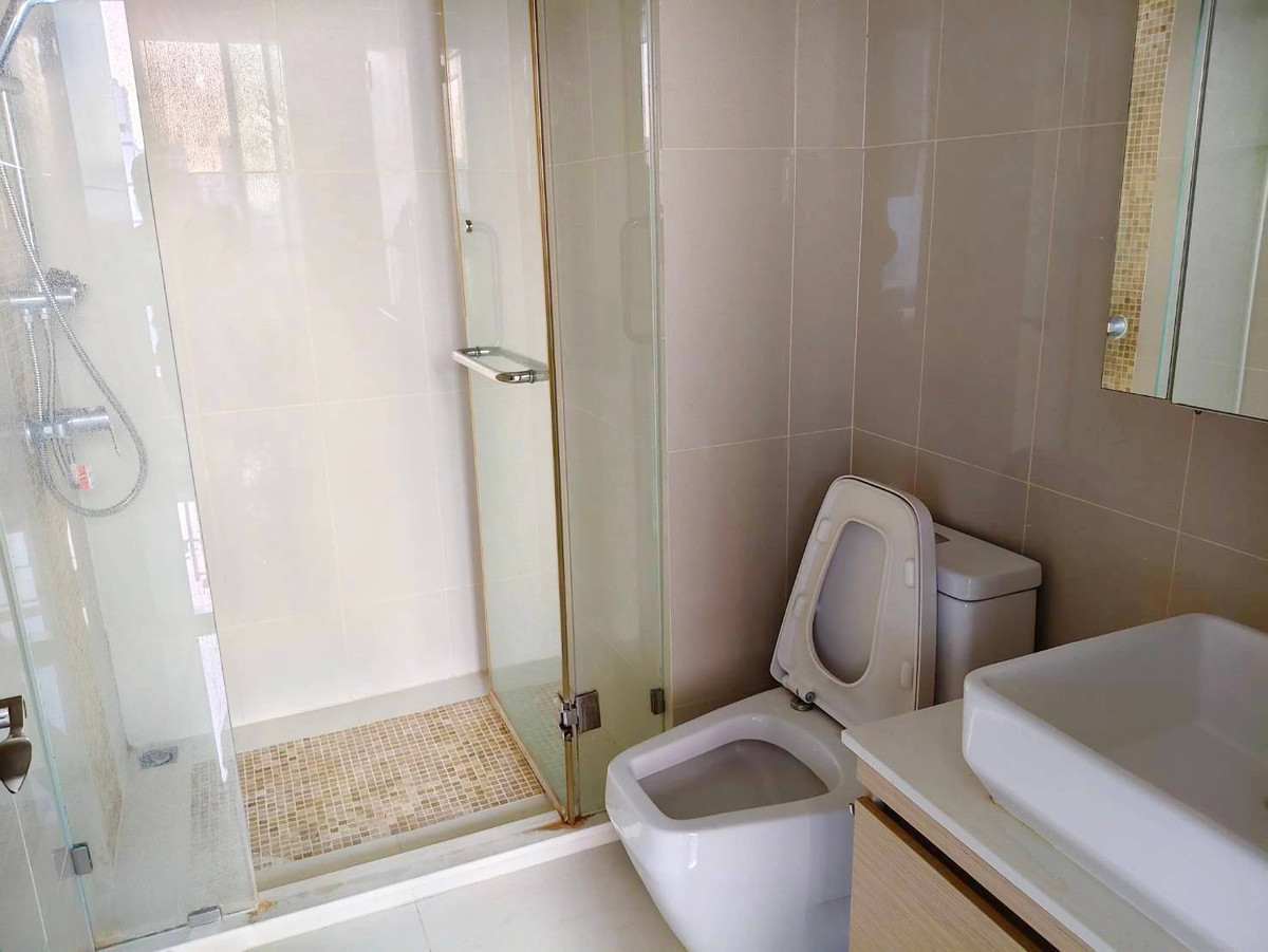 For SaleCondoRama9, Petchburi, RCA : 🔥 FOR SALE! Best Price in the Building – Q Asoke | 5.25 MB Only 💎✨ Rare opportunity in a prime CBD location with unbeatable connectivity! 🚆✈️