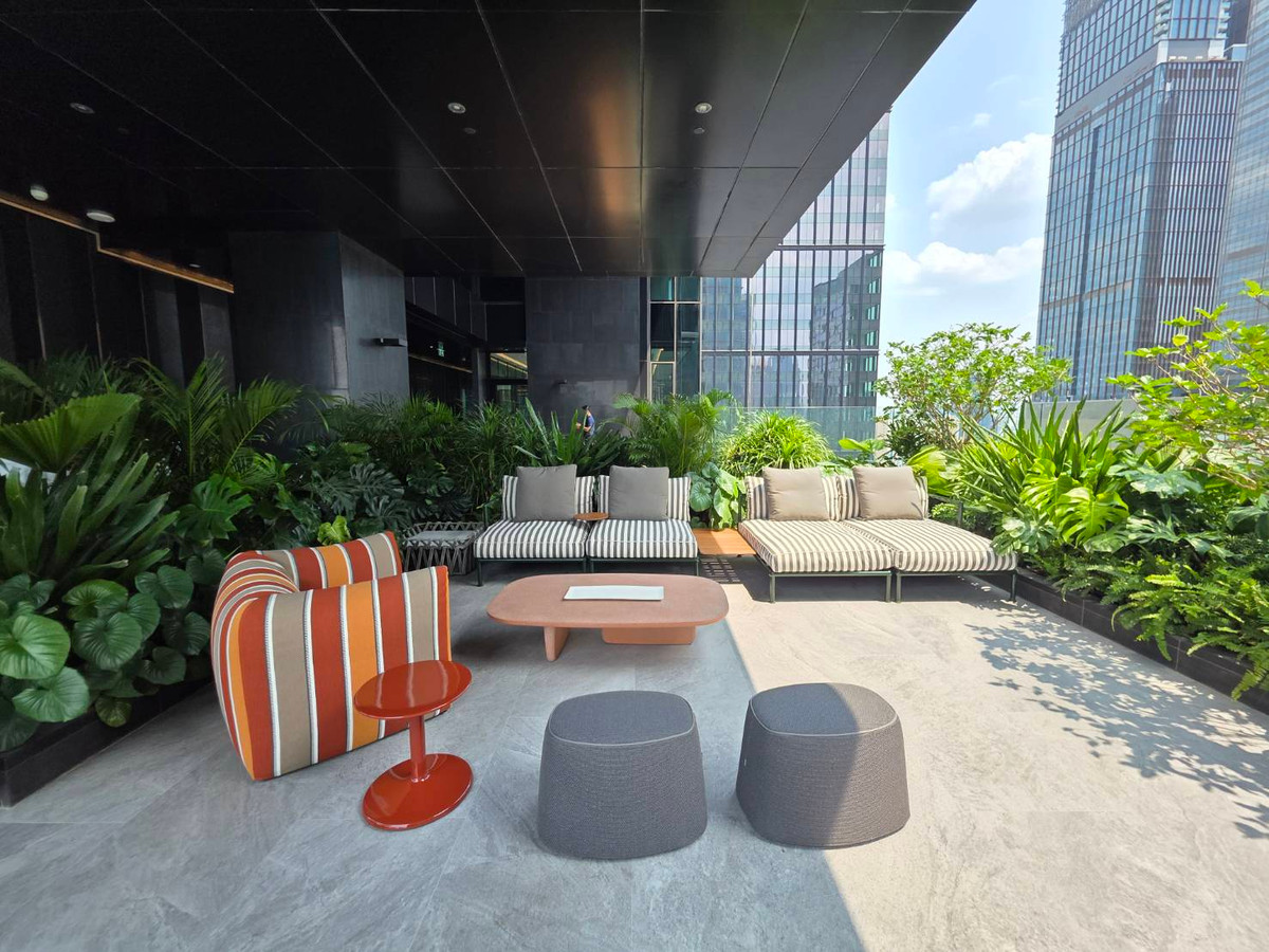 For SaleCondoWitthayu, Chidlom, Langsuan, Ploenchit : EI8HTEEN SEVEN: 3bed 3bath 173sqm. 72,000,000 Corner full lumpini view Am: 0656199198