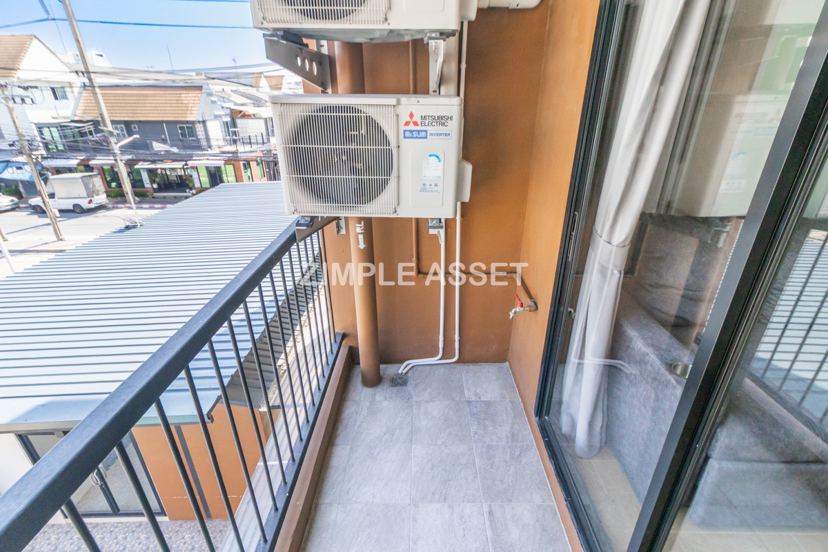 For RentSamut Prakan,Samrong : Line ID: @zimple_asset  Modern room apartment in Bang Phli, fully furnished with electrical appliances and great facilities Clean, secure, and conveniently located near shopping malls, community areas, and Bang Phli Industrial Estate.