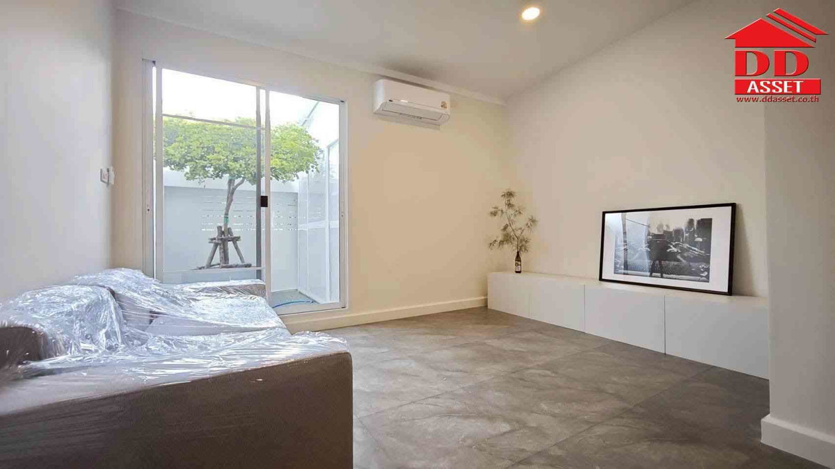 ทาวน์โฮมโชคชัย4 ลาดพร้าว71 : ขาย / ให้เช่า ทาวน์เฮาส์ 2 ชั้น โชคชัย 4 ซอย 55 รีโนเวทใหม่ เฟอร์นิเจอร์ครบ พร้อมอยู่ รหัสทรัพย์ : T8238