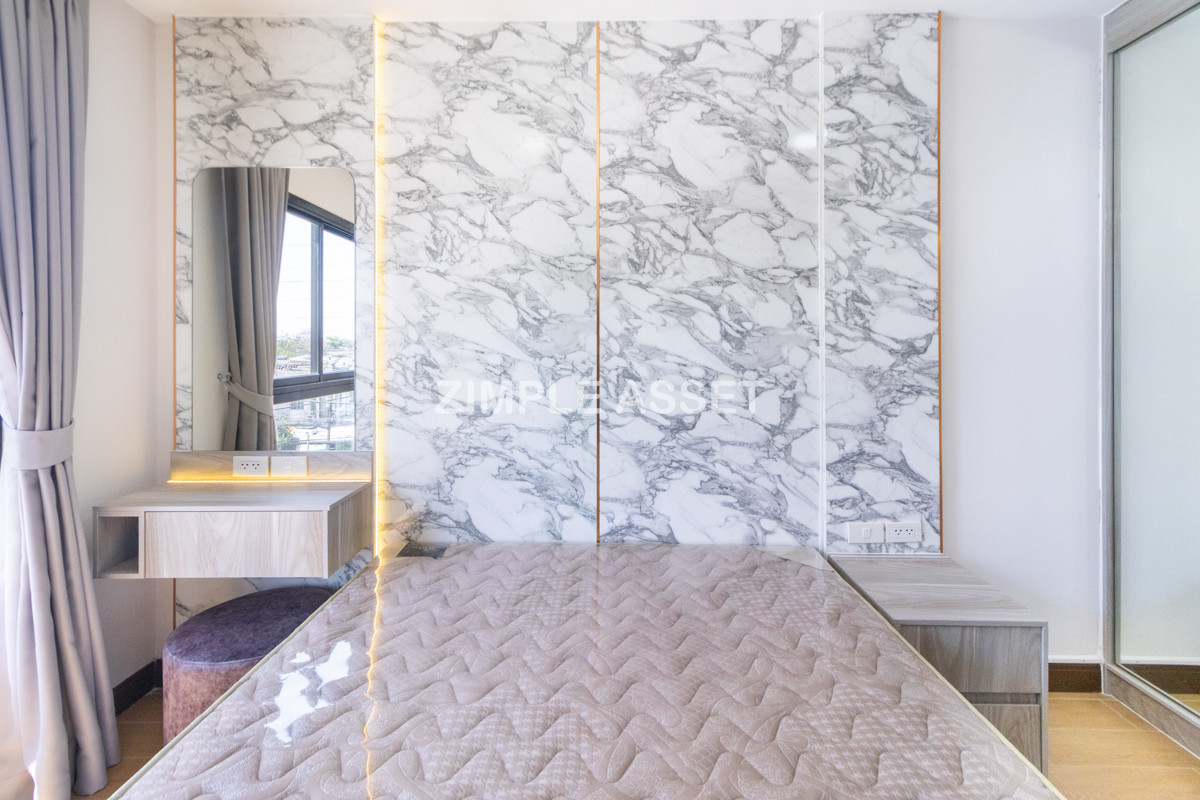 For RentSamut Prakan,Samrong : Line ID: @zimple_asset  Modern room apartment in Bang Phli, fully furnished with electrical appliances and great facilities Clean, secure, and conveniently located near shopping malls, community areas, and Bang Phli Industrial Estate.