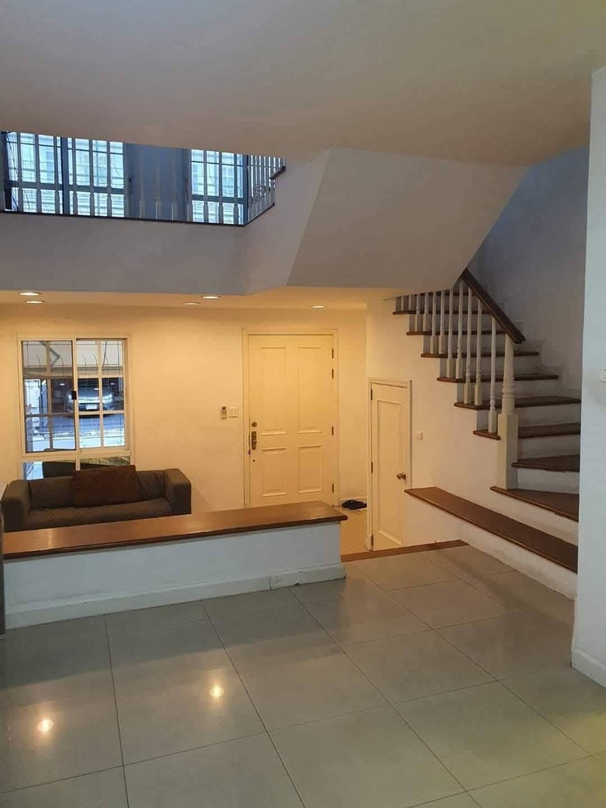 ขายทาวน์โฮมรามคำแหง หัวหมาก : พลัส ซิตี้ พาร์ค พระราม 9 - หัวหมาก / 3 ห้องนอน (ขายพร้อมผู้เช่า), Plus City Park Rama 9 - Huamark / 3 Bedrooms (SALE WITH TENENT) JANE052