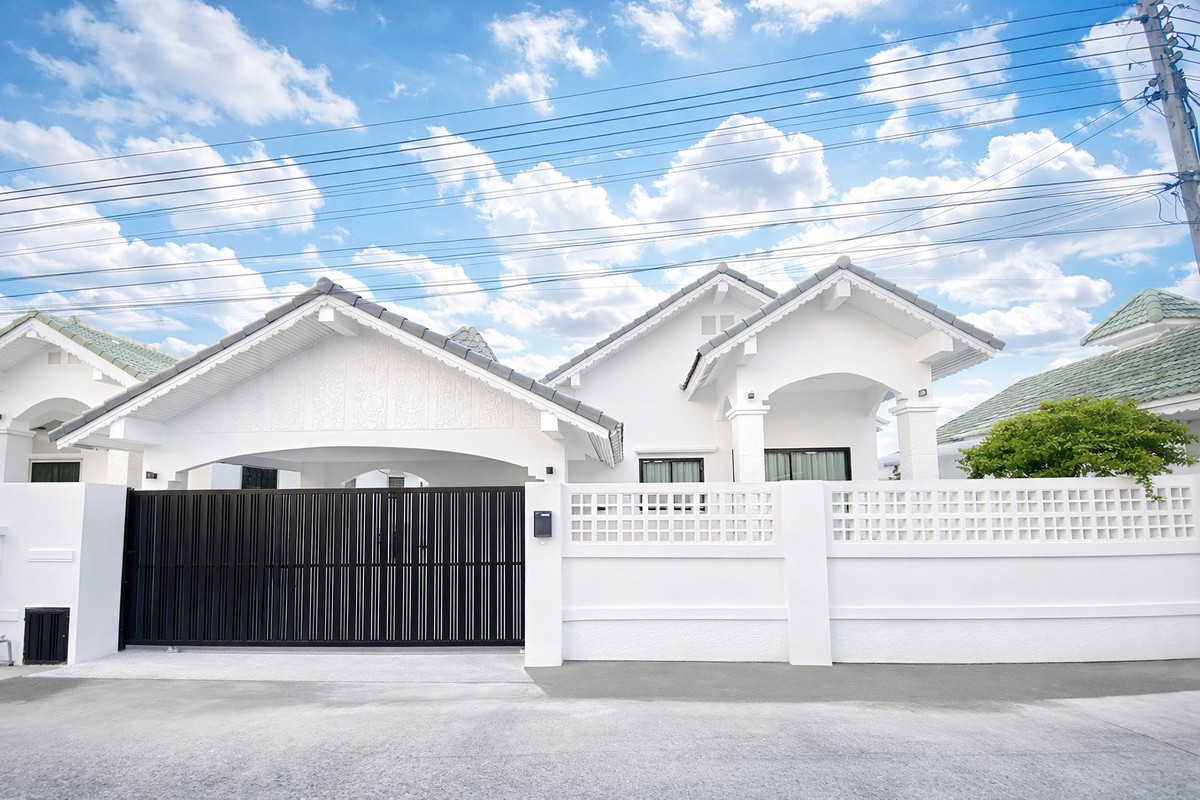 For SaleHousePattaya, Bangsaen, Chonburi : Paradise Hill 2 / 3 Bedrooms (For Sale), Paradise Hill 2 / 3 Bedrooms (FOR SALE) BEWN130