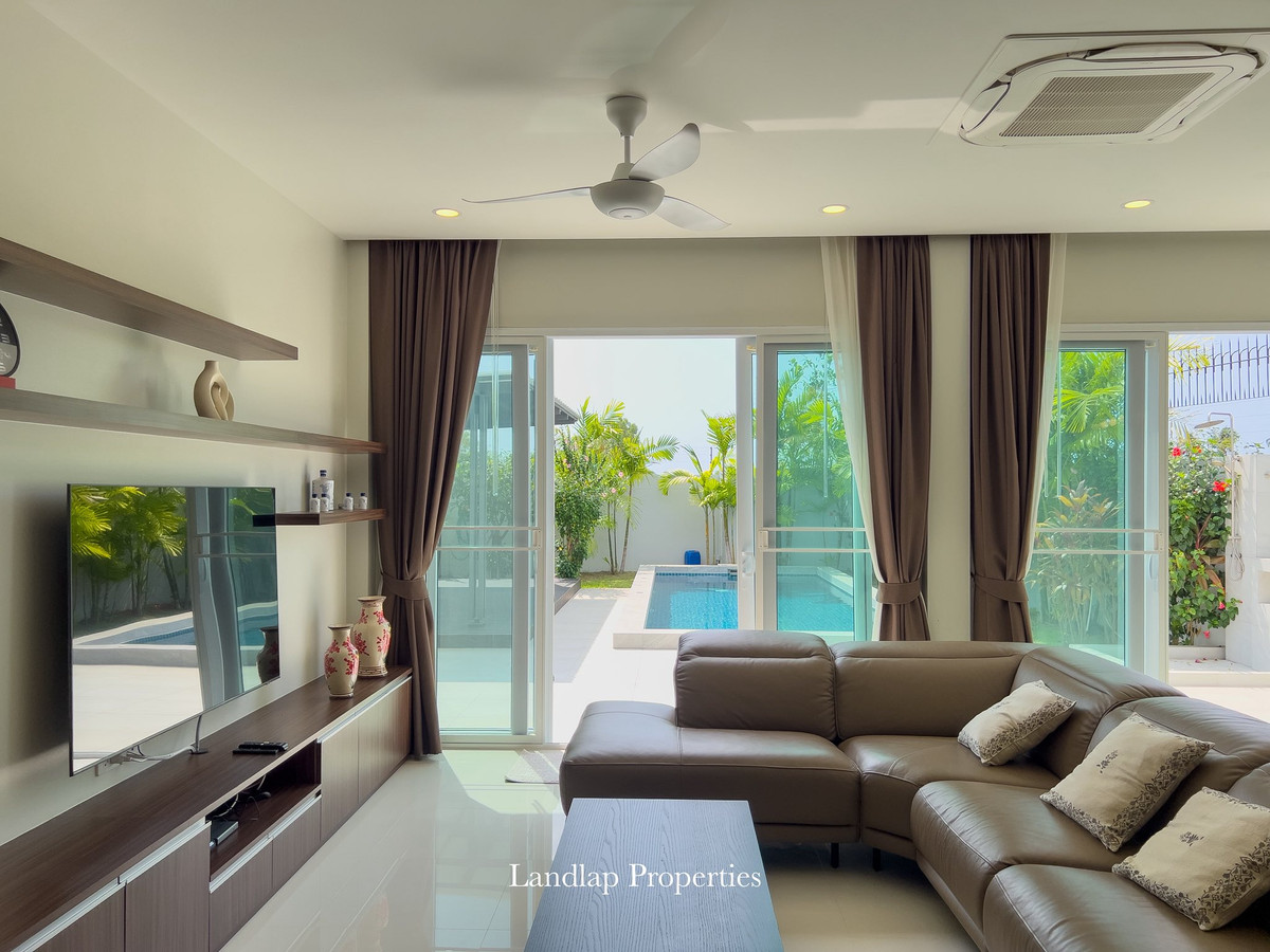 ให้เช่าพัทยา บางแสน ชลบุรี สัตหีบ : ให้เช่าบ้านเดี่ยวพัทยา พร้อสระว่ายน้ำส่วนตัว ระบบน้ำเกลือ บรรยากาศเงียบสงบ รายล้อมด้วยสวนสีเขียว ให้ความเป็นส่วนตัวสูง เหมาะสำหรับการอยู่อาศัยและพักผ่อนอย่างแท้จริง