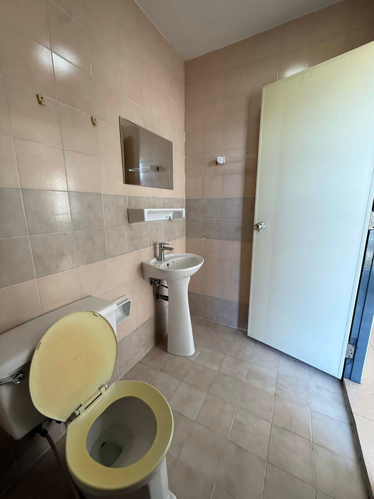 ขายโฮมออฟฟิศรัชดา ห้วยขวาง : สินธานี ลาดพร้าว 80 / 4 ห้องนอน (ขาย), Sinthanee Ladprao 80 / 4 Bedrooms (FOR SALE) JANE046