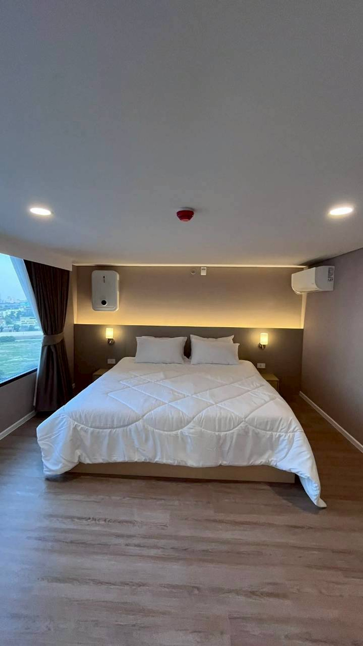 ให้เช่าคอนโดพระราม 9 เพชรบุรีตัดใหม่ RCA : ✅ SMIR112 ✅ Line : @p2nproperty