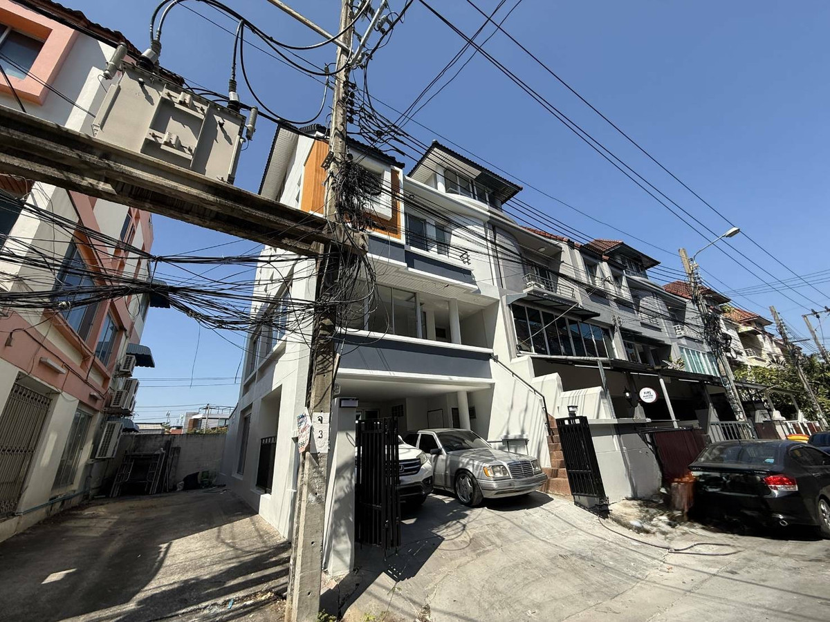 ขายโฮมออฟฟิศรัชดา ห้วยขวาง : สินธานี ลาดพร้าว 80 / 4 ห้องนอน (ขาย), Sinthanee Ladprao 80 / 4 Bedrooms (FOR SALE) JANE046