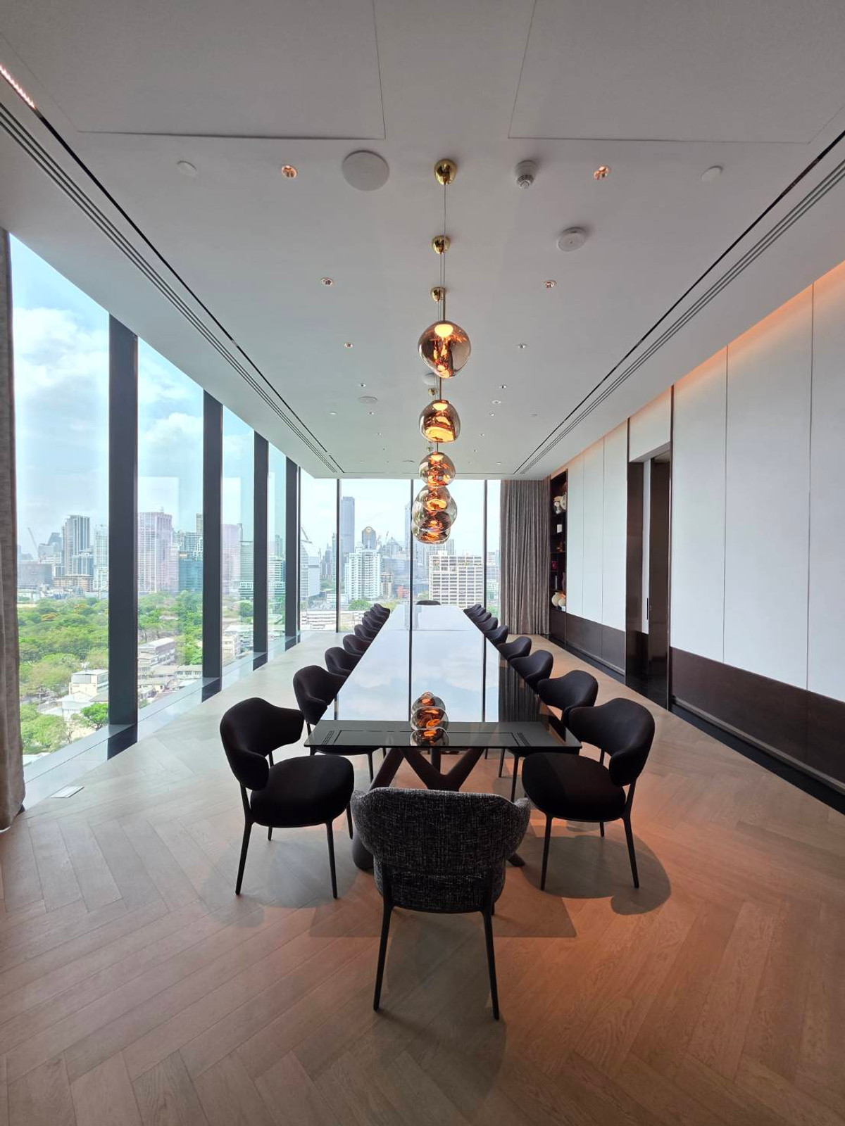 For SaleCondoWitthayu, Chidlom, Langsuan, Ploenchit : EI8HTEEN SEVEN: 3bed 3bath 173sqm. 72,000,000 Corner full lumpini view Am: 0656199198