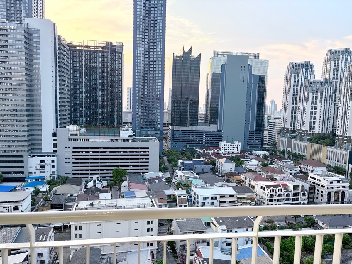 For SaleCondoRama9, Petchburi, RCA : Lumpini Place Rama 9 – For Sale
✨ 1 Bedroom | 37 sqm