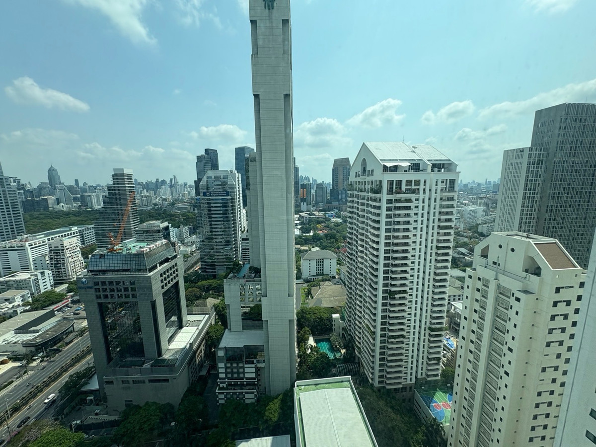 For RentCondoSathorn, Narathiwat : 🔥Rent 3BR 4BR + 1 Maid🔥223sqm🔥Floor33🔥85,000/month🔥Never rent before🔥