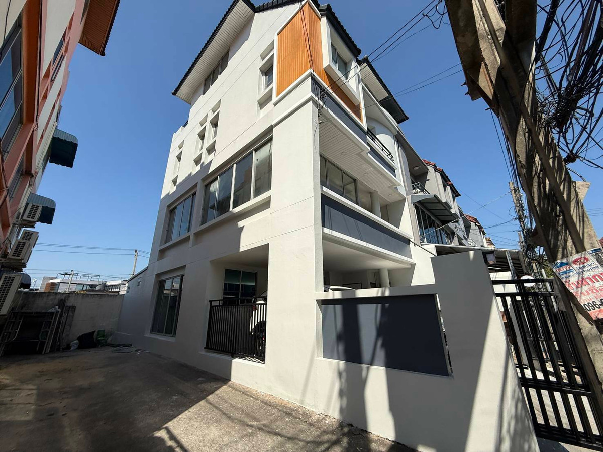 ขายโฮมออฟฟิศรัชดา ห้วยขวาง : สินธานี ลาดพร้าว 80 / 4 ห้องนอน (ขาย), Sinthanee Ladprao 80 / 4 Bedrooms (FOR SALE) JANE046